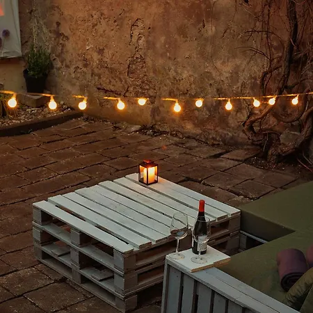 Апартаменты Old Town Hideaway *