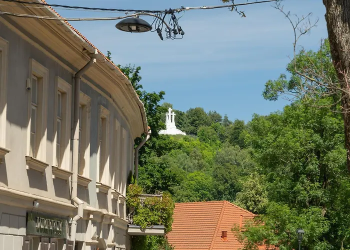 Апартаменти Old Town Hideaway *