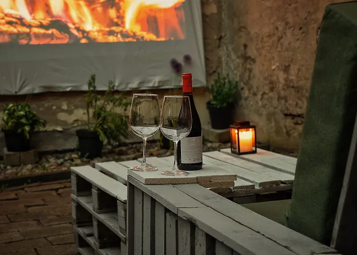 Old Town Hideaway Апартаменти